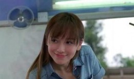 九点爆料网红是谁呀视频,视频背后的热门人物是谁？